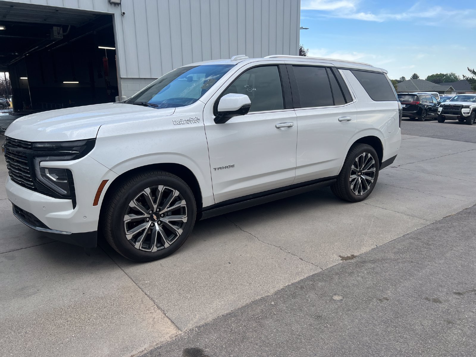 Used 2025 Chevrolet Tahoe High Country AWD/4WD image 33