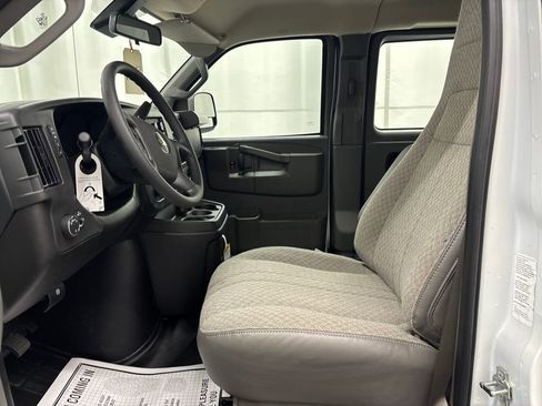New 2024 Chevrolet Express 3500 Extended image 9