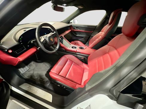 Used 2020 Porsche Taycan Turbo image 16