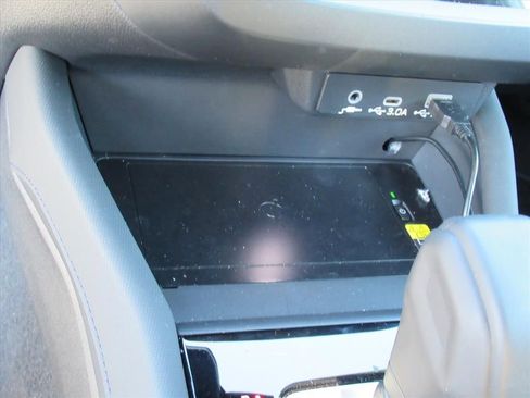 Used 2025 Subaru Forester Premium image 22