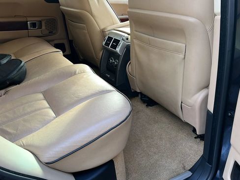 Used 2010 Land Rover Range Rover HSE image 29