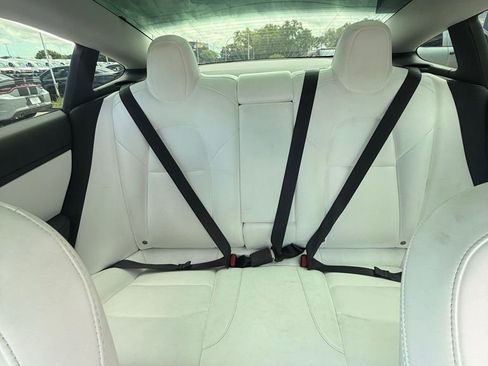 Used 2019 Tesla Model 3 Long Range image 16