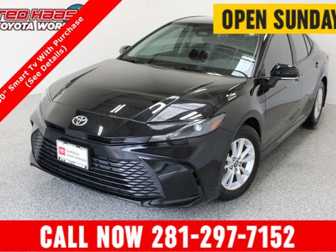 Used 2026 Toyota Camry LE w/ Convenience Package FWD image 1