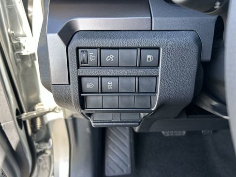 Used 2026 Toyota 4Runner SR5 AWD/4WD image 18