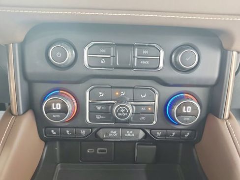 Used 2021 Chevrolet Tahoe High Country w/ Premium Package AWD/4WD image 34