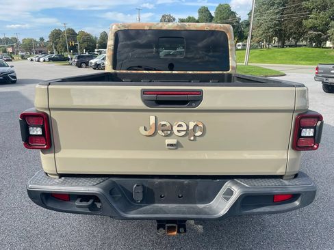 Used 2020 Jeep Gladiator Overland AWD/4WD image 12
