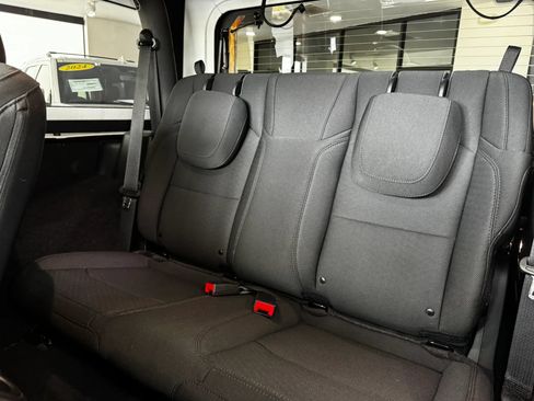 Used 2023 Jeep Wrangler Sport AWD/4WD image 17