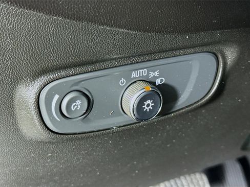 Used 2020 Chevrolet Equinox LS w/ LS Convenience Package image 12