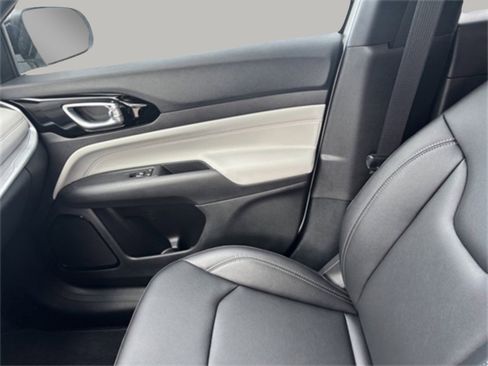 New 2026 Jeep Compass Limited image 17