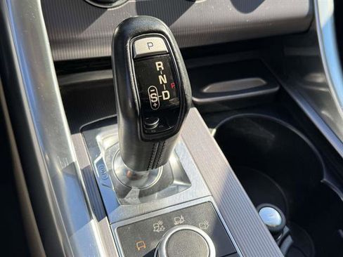 Used 2017 Land Rover Range Rover Sport HSE image 38