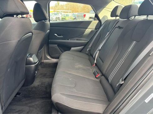 Used 2025 Hyundai Elantra SEL FWD image 30
