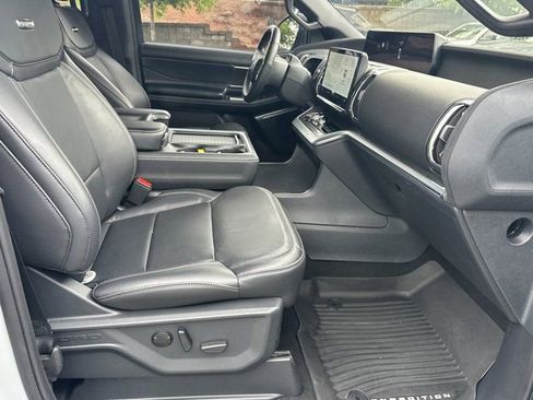 Used 2025 Ford Expedition Platinum w/ Stealth Performance Package AWD/4WD image 17