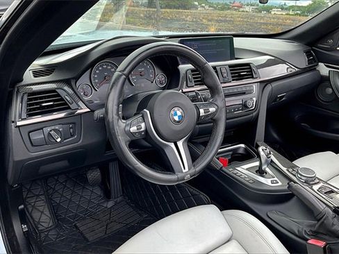 Used 2015 BMW M4 Convertible image 13