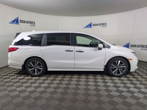 Certified 2024 Honda Odyssey Touring image 10