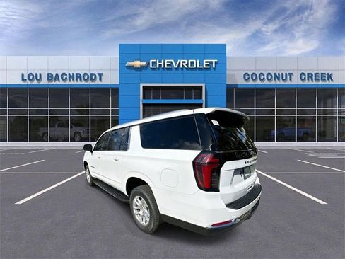 New 2026 Chevrolet Suburban LS image 6