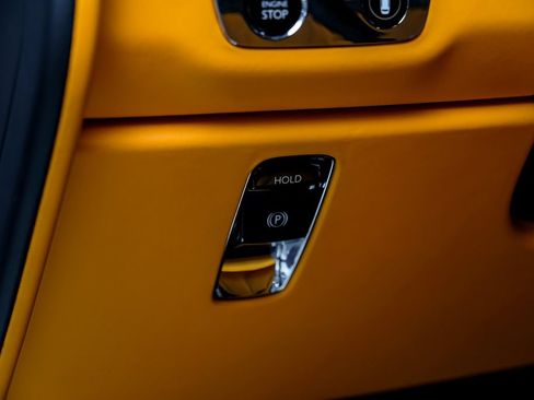 Used 2022 Rolls-Royce Cullinan AWD/4WD image 38