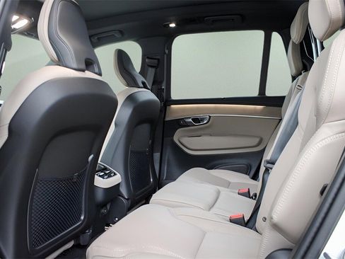 New 2026 Volvo XC60 T8 Ultra image 12