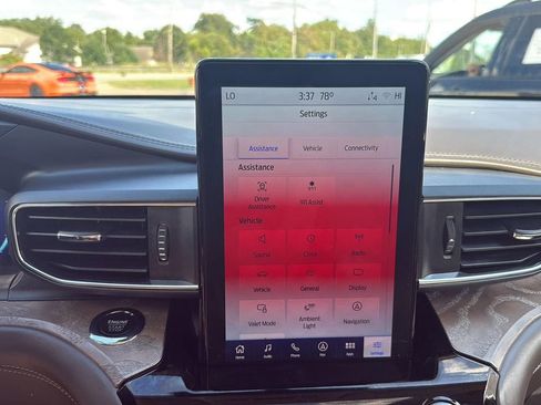 Used 2022 Ford Explorer Platinum w/ Equipment Group 601A image 20