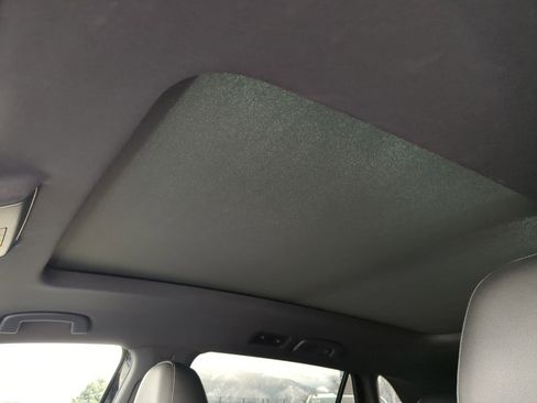 Used 2020 Volkswagen Atlas Cross Sport SE w/ Panoramic Sunroof Package image 15