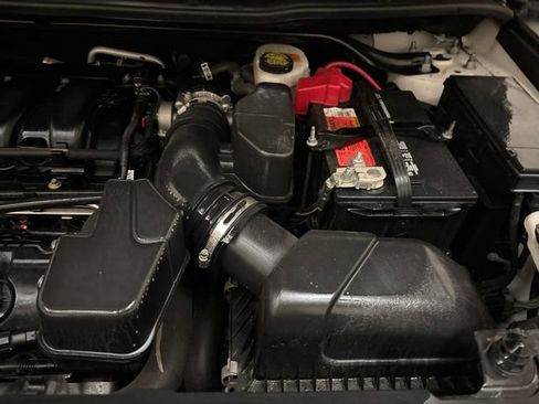 Used 2019 Ford Explorer XLT w/ Equipment Group 201A AWD/4WD image 24