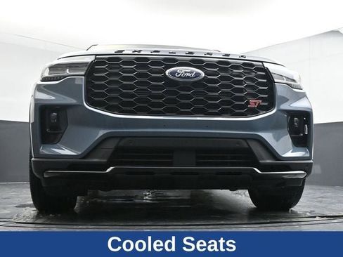 Used 2025 Ford Explorer ST image 29