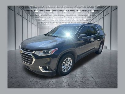 Used 2021 Chevrolet Traverse LT