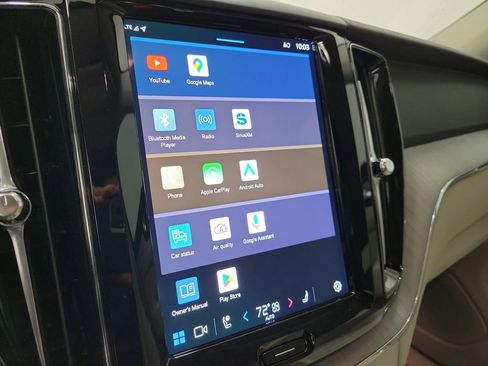 Certified 2024 Volvo XC60 T8 Plus w/ Protection Package Premier image 28