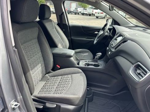 Used 2024 Chevrolet Equinox LT w/ LPO, Floor Liner Package FWD image 32