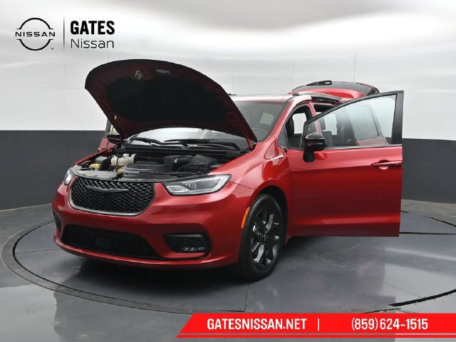 Used 2025 Chrysler Pacifica Limited FWD image 63