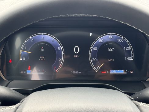 Used 2025 Jeep Grand Cherokee Altitude image 17