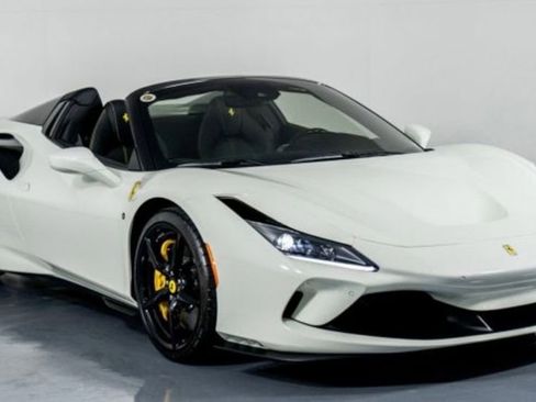 Used 2022 Ferrari F8 Tributo image 2