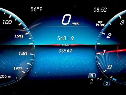 Used 2023 Mercedes-Benz GLB 250 image 25