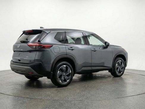 Used 2025 Nissan Rogue SV image 6