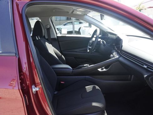 Used 2024 Hyundai Elantra SEL FWD image 25