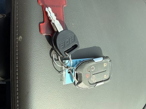 Used 2022 GMC Sierra 2500 SLT w/ SLT Convenience Package image 42