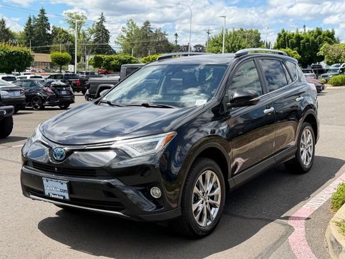Used 2016 Toyota RAV4 Limited w/ Advanced Technology Package AWD/4WD image 4