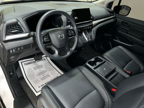 Used 2025 Honda Odyssey EX-L image 2