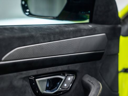 Used 2024 Lamborghini Urus Performante AWD/4WD image 18