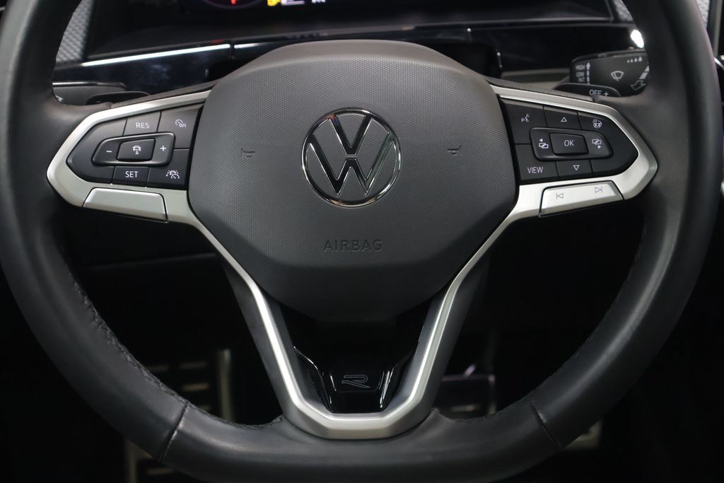 Used 2024 Volkswagen Atlas Cross Sport SEL Premium R-Line AWD/4WD image 17