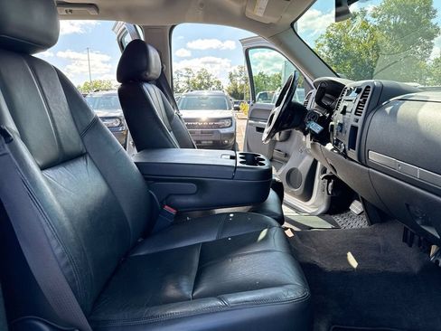 Used 2014 Chevrolet Silverado 2500 LT w/ Interior Plus Package AWD/4WD image 20