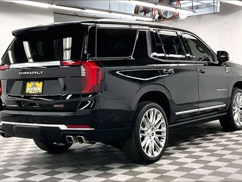 Used 2026 GMC Yukon Denali w/ Denali Reserve Package AWD/4WD image 14