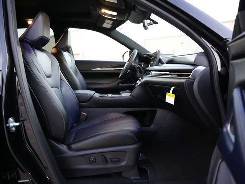 New 2026 INFINITI QX60 Sport image 22