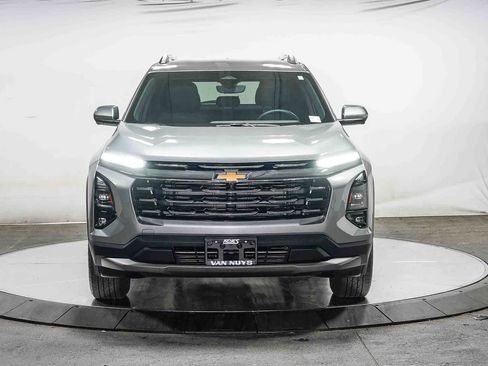 Used 2025 Chevrolet Equinox LT w/ Convenience Package II FWD image 6