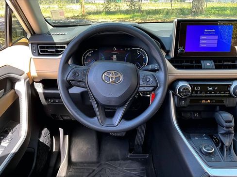 Used 2025 Toyota RAV4 LE image 8