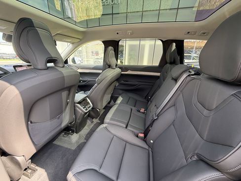 New 2025 Volvo EX90 Plus image 14