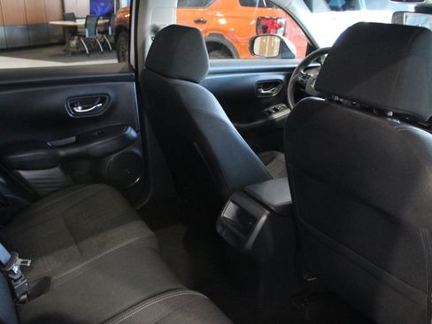 Certified 2023 Honda HR-V LX image 20