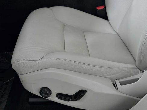Used 2023 Volvo XC60 B5 Plus w/ Protection Package Premier FWD image 18