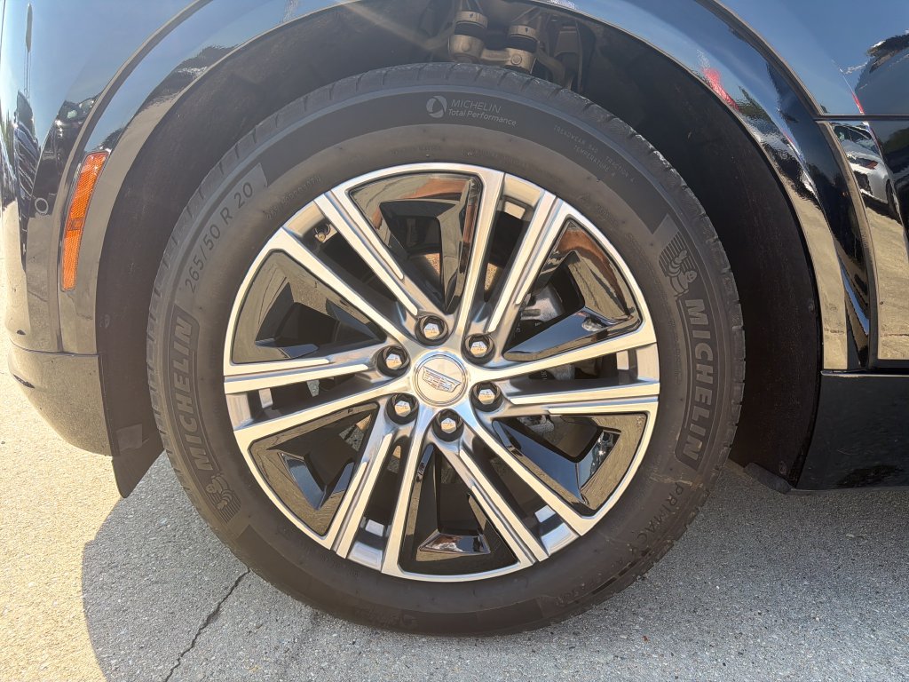 Certified 2025 Cadillac Lyriq Luxury AWD/4WD image 29