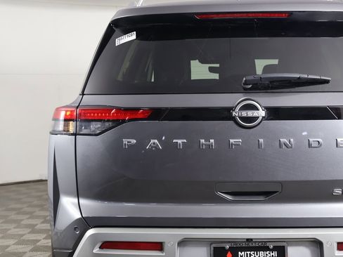 Used 2024 Nissan Pathfinder SL w/ SL Premium Package image 17