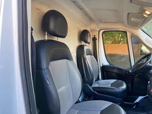 Used 2021 RAM ProMaster 2500 image 14